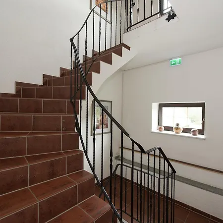 Grand Getaway In Feriehus Deutschneudorf